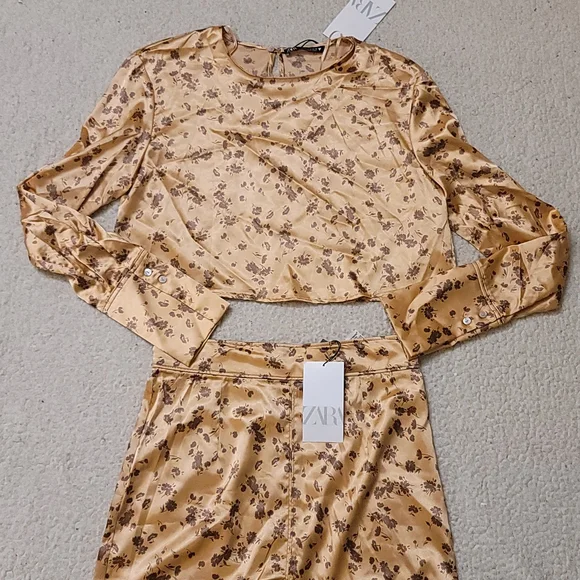 NWT Zara Satin Croped Top and Midi Skirt Set in Copper - Picture 9 of 13